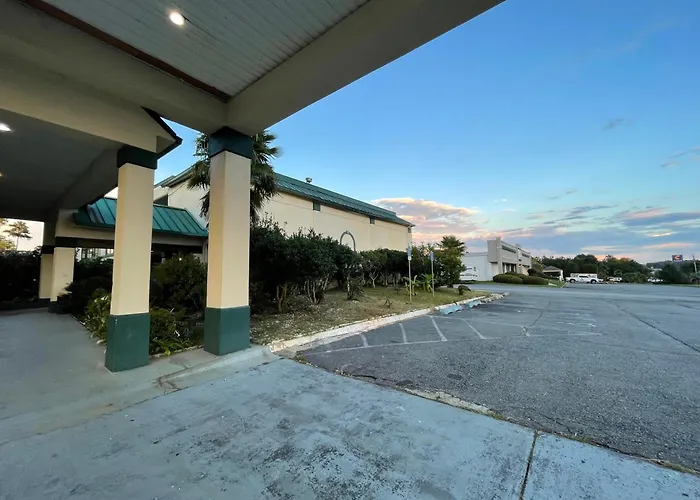 Super Inn And Suites